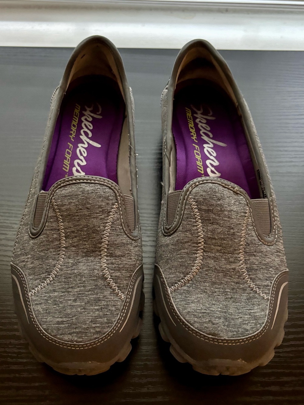 Skechers Women's Gray Slip-On Memory Foam Sneaker with Purple Insole Used Size 9 - Picture 2 of 16